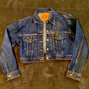 Women’s Levi jean jacket. Size small